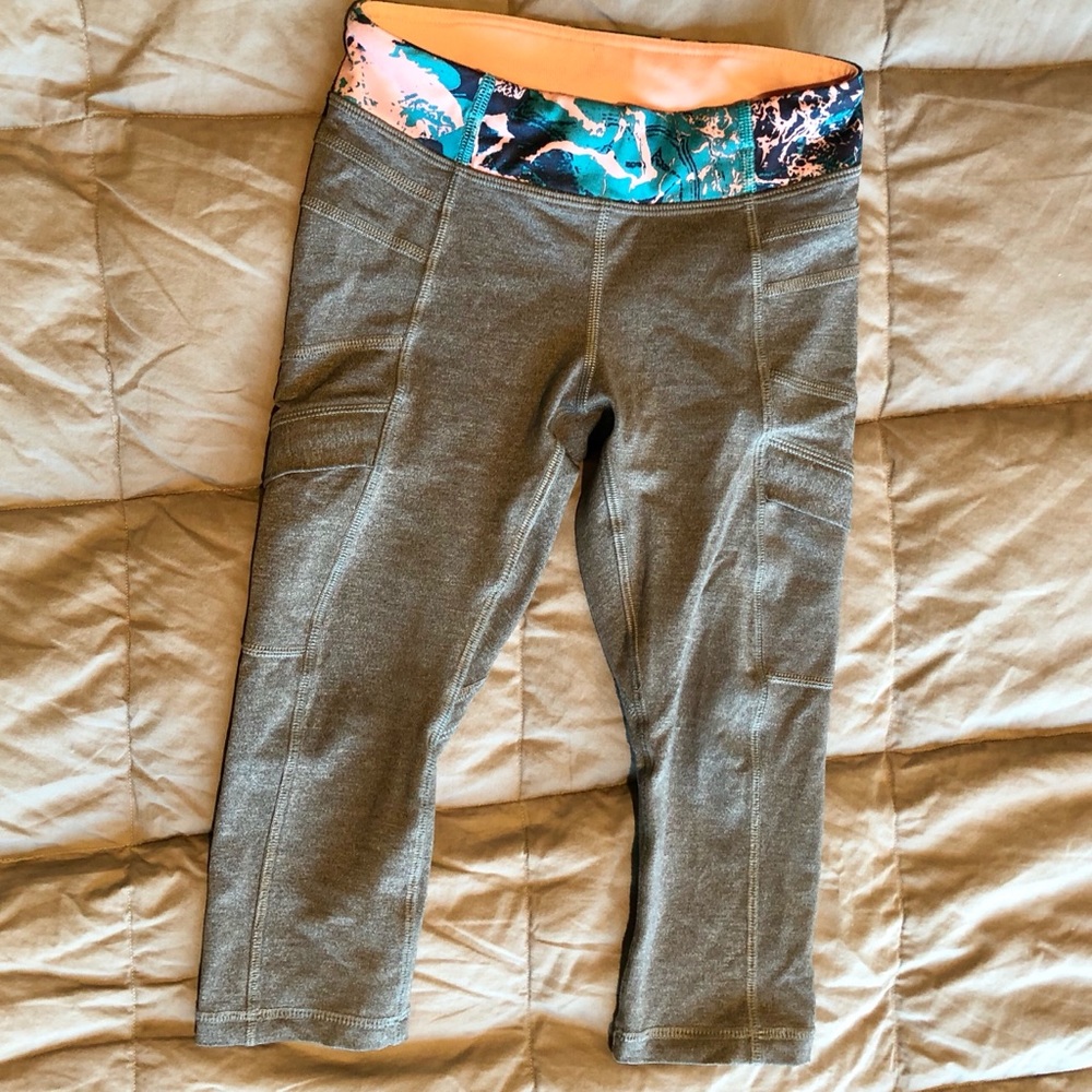 Excellent Ivivva crops with pockets Sz 6